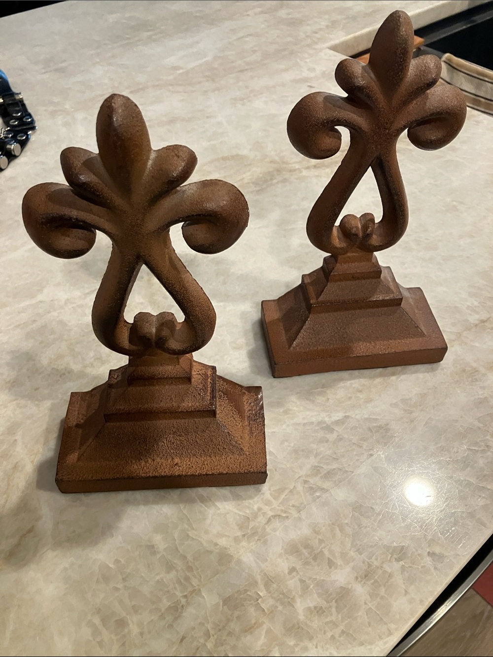Southern Living At Home Bronzish  Fleur-de-Lis Bookends